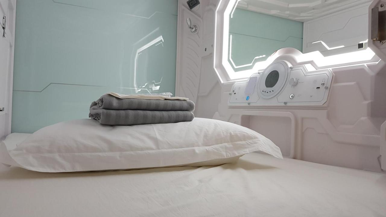 Apollo Capsule Hotel Ende Exterior foto